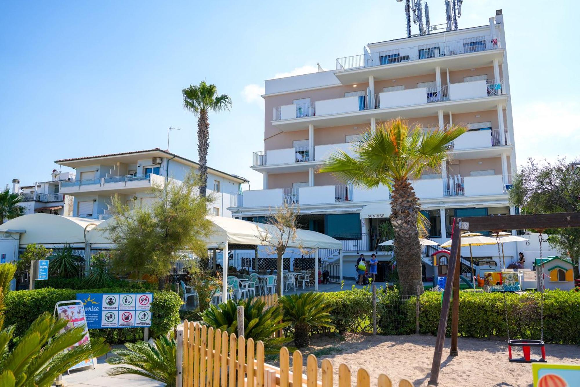 Residence Sunrise San Benedetto del Tronto Bagian luar foto