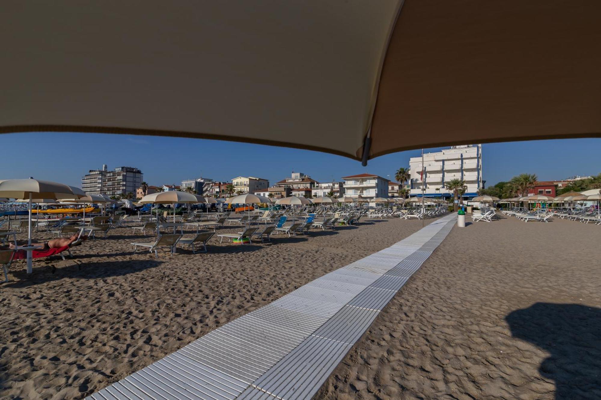 Residence Sunrise San Benedetto del Tronto Bagian luar foto