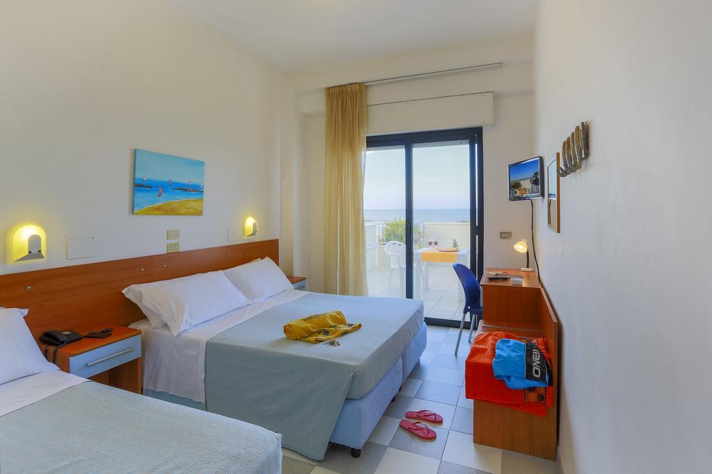 Residence Sunrise San Benedetto del Tronto Bagian luar foto