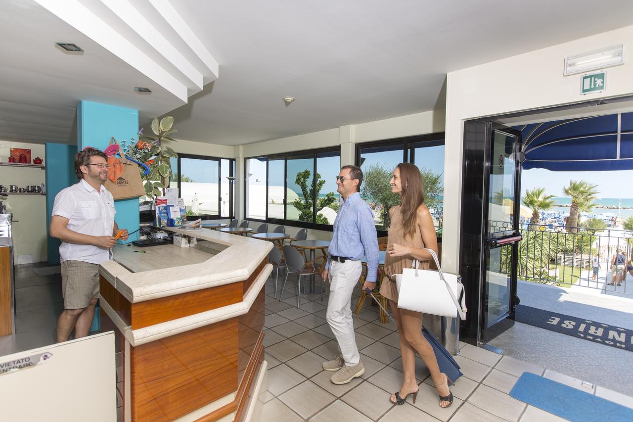 Residence Sunrise San Benedetto del Tronto Bagian luar foto